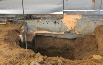 Обследование фундамента методом шурфования